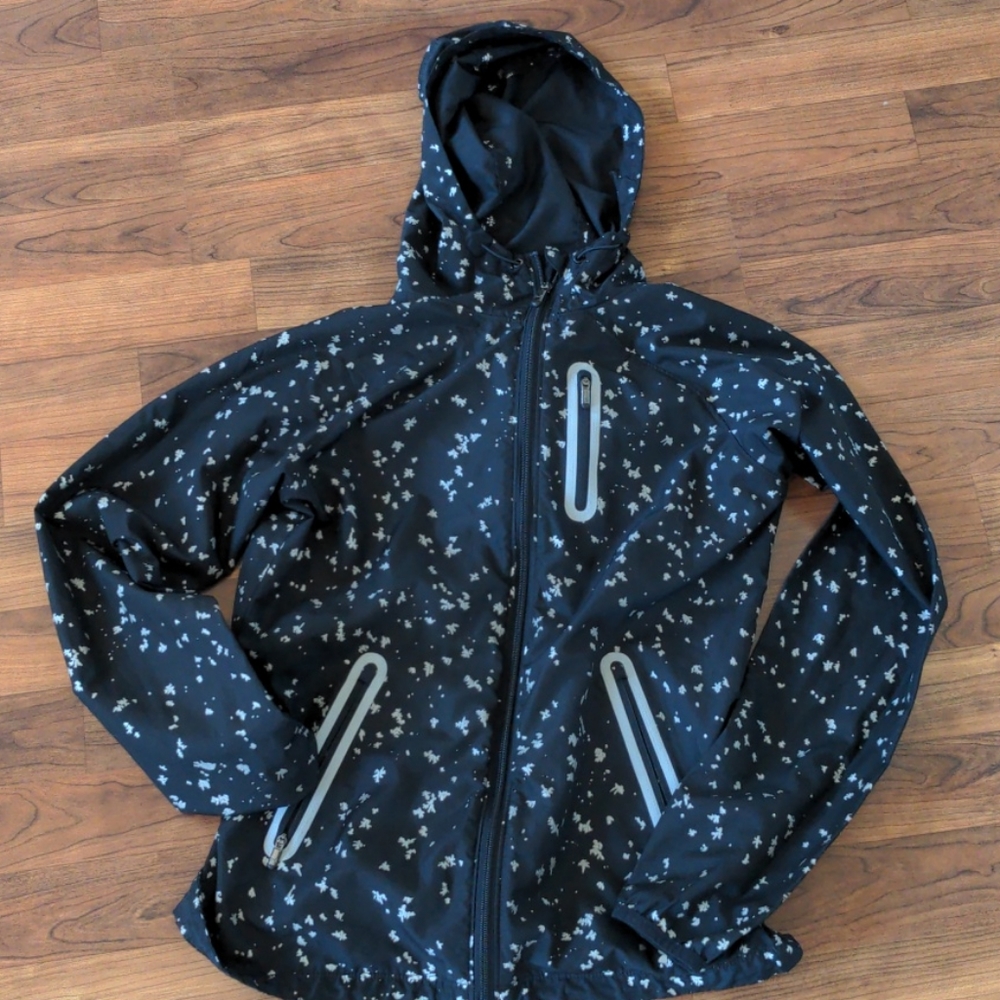 UA windbreaker